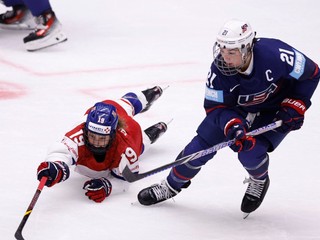 Hilary Knightová. 