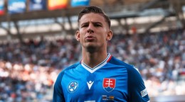 Tomáš Suslov v drese Slovenska na EURO U21 2025.