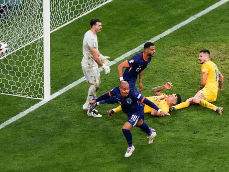 Donyell Malen sa teší po strelenom góle v zápase Rumunsko - Holandsko v osemfinále EURO 2024.