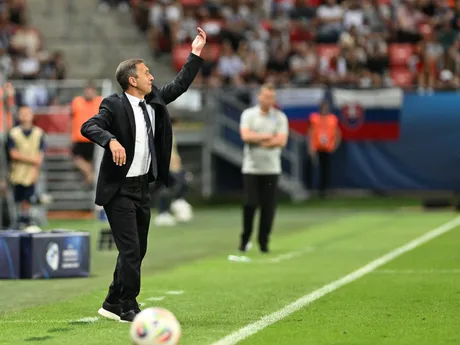tréner Talianska Carmine Nunziata počas zápasu základnej A-skupiny Slovensko - Taliansko na majstrovstvách Európy hráčov do 21 rokov v Trnave